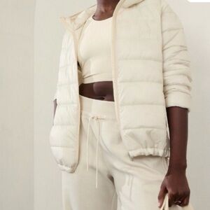 Athleta Aire Puffer Jacket NWT medium